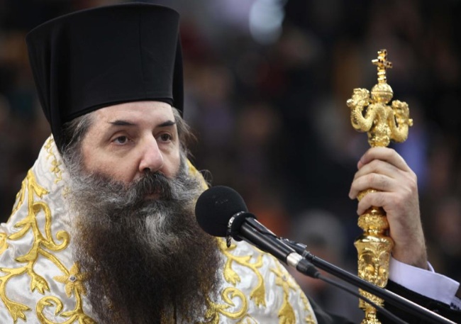 Να απαρνηθεί το «δαιμονιώδες Ισλάμ» και να βαπτισθεί χριστιανός – με ανάδοχο τον Βλάντιμιρ Πούτιν - καλεί τον πρόεδρος της Τουρκίας Ταγίπ Ερντογάν ο Μητροπολίτης Πειραιώς Σεραφείμ με 37σελιδη επιστολή του
